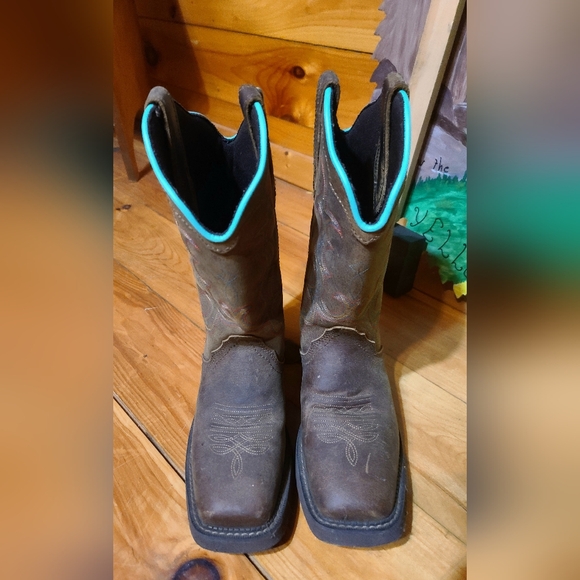 Women's Cowboy Boots, Size 9B - Picture 2 of 5